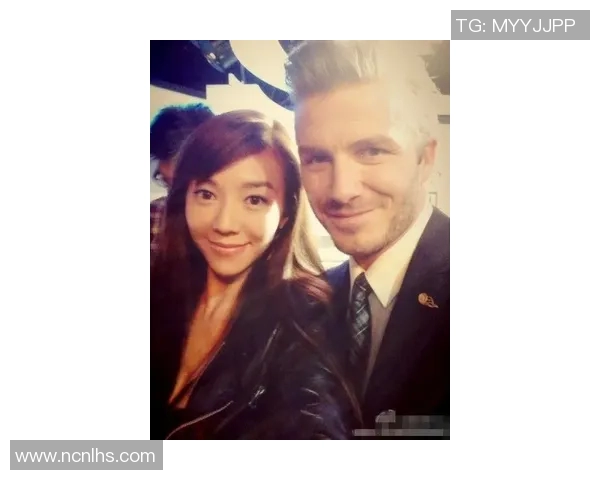 足球明星与女星亲密合照揭秘两界交融的魅力瞬间 足球明星与女星亲密合照揭秘两界交融的魅力瞬间