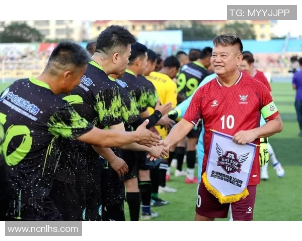 加拿足球明星盘点：谁是绿茵场上的闪耀之星